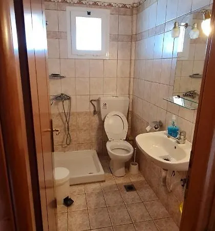 House Niki Aparthotel 3*